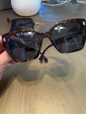 Fendi Brown Tortoiseshell Square Frame Sunglasses with Dark Lenses